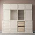 Armario con puertas molduradas y huecos centrales - beige